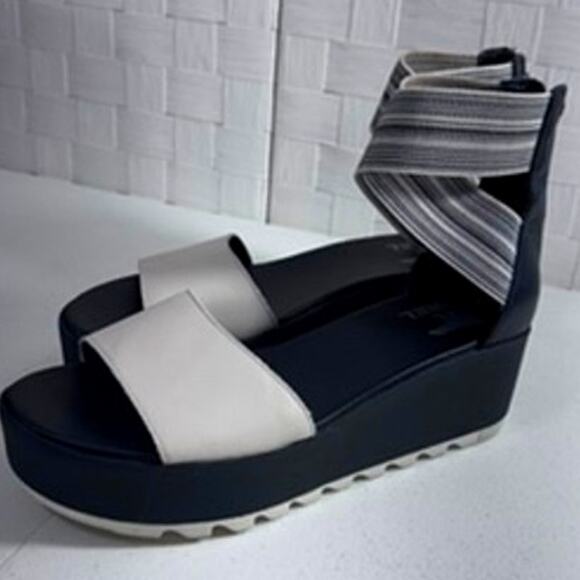 NEW! "SOREL" Cameron Flatform Ankle Strap Sandals, Open Toe, Black, Small Scuff - Picture 1 of 9